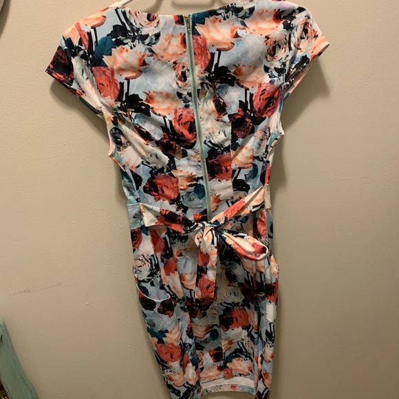 Floral dress - Picture 3 of 3